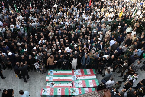 تصاویر/ تصاویر/ تشییع ۸ شهید استان قم در حملات رژیم صهیونیستی