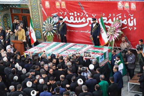 تصاویر/ تصاویر/ تشییع ۸ شهید استان قم در حملات رژیم صهیونیستی