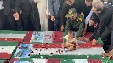 تصاویر / مراسم تشییع پیکر مطهر شهدای حملات رژیم غاصب صهیونیستی در قم