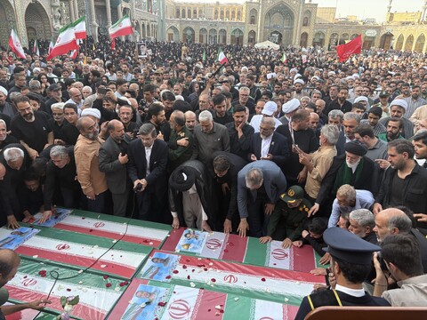 تصاویر / مراسم تشییع پیکر مطهر شهدای حملات رژیم غاصب صهیونیستی در قم