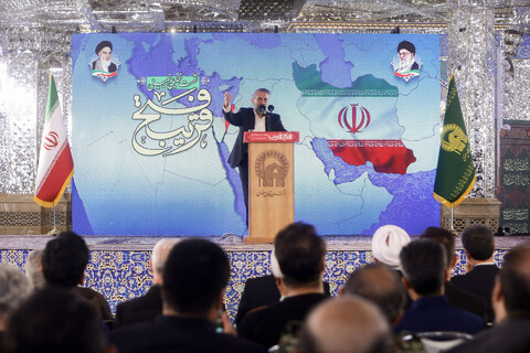 تصاویر/ نشست تحلیلی و تبیینی «فتح قریب» در مشهد مقدس