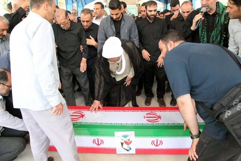 نماز بر پیکر شهید «حاج حمید امیریان» به امامت نماینده ولیفقیه در کرمانشاه اقامه شد+تصاویر