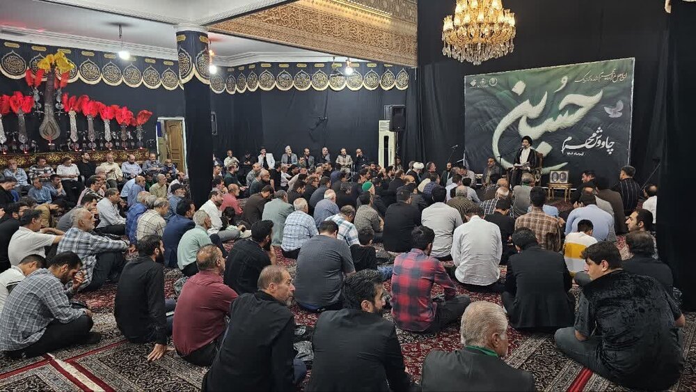 مراسم چاووش‌خوانی محرم و رونمایی از مجموعه شعر عاشورایی «شیب‌الخضیب» در کاشان+ عکس