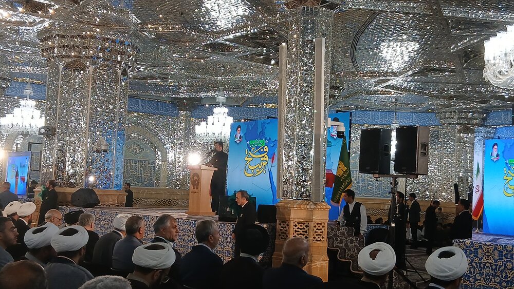 نشست تحلیلی وتببینی فتح قریب در حرم مطهر رضوی