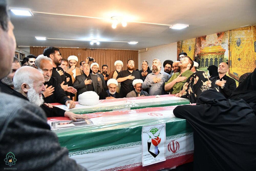 حضور مدیر حوزه علمیه خراسان در منزل شهیدان نظری