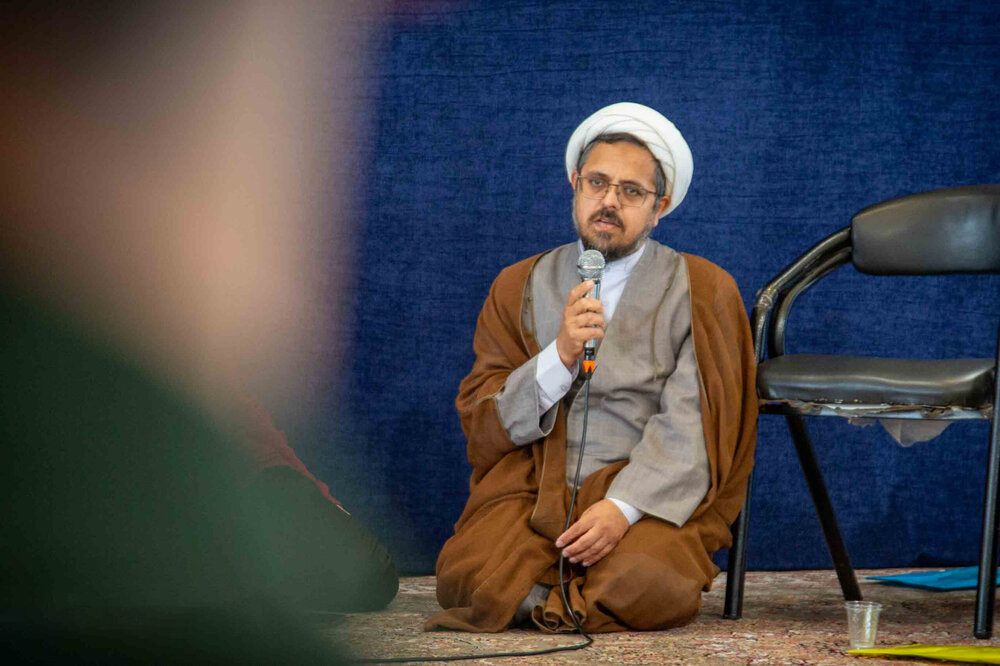 محکی برای حوزه پیشرو و سرآمد/ بازخوانی بخشی از وظایف روحانیت در میانه میدان