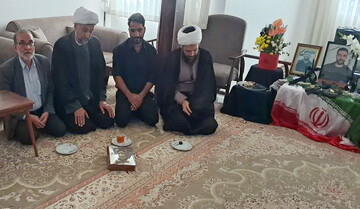 دیدار نمایندگان مدیر حوزه‌های علمیه با خانواده‌های ۳ شهید حملات رژیم صهیونیستی + عکس