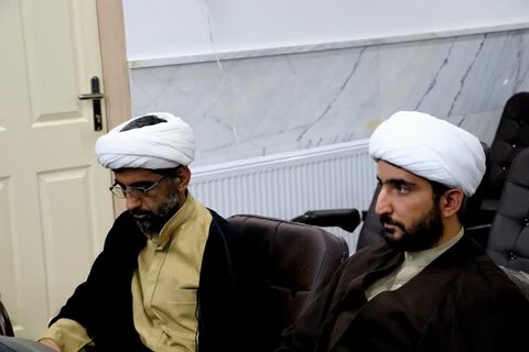 تصاویر/نشست روحانیون تبلیغی قروه با موضوع ضرورت جهاد تبیین