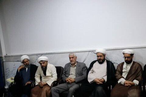 تصاویر/نشست روحانیون تبلیغی قروه با موضوع ضرورت جهاد تبیین