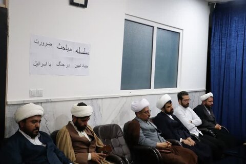 تصاویر/نشست روحانیون تبلیغی قروه با موضوع ضرورت جهاد تبیین