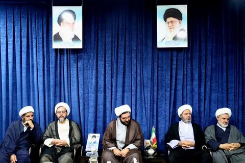 تصاویر/نشست روحانیون تبلیغی قروه با موضوع ضرورت جهاد تبیین