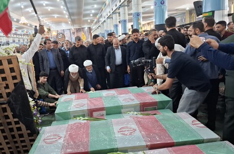 تصاویر/عطر شهادت در کرمان پیچید؛ وداع جانسوز مردم با فرزندان حاج قاسم