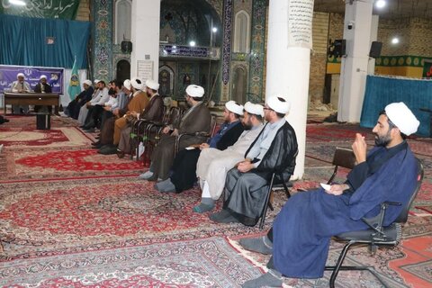 تصاویر / نشست ائمه جماعات مساجد شهر قزوین با حضور مسئول نمایندگی ولی فقیه در سپاه استان قزوین