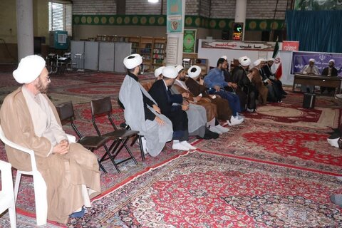 تصاویر / نشست ائمه جماعات مساجد شهر قزوین با حضور مسئول نمایندگی ولی فقیه در سپاه استان قزوین