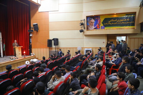 تصویر / همایش بزرگ مداحان نوجوان شاخص استان قم