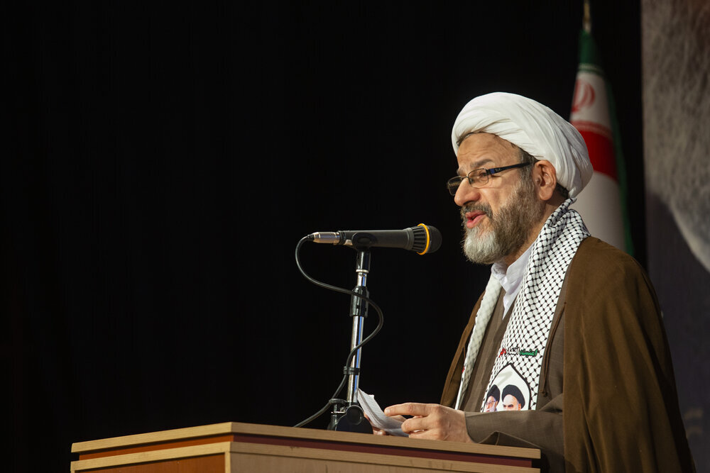 Gəlin İnqilabın Ali Rəhbərinin qərar və göstərişlərinə sadiq qalaq