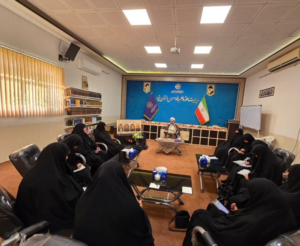 تأکید مدیر حوزه علمیه خواهران یزد بر جهاد تبیین و مقاومت در برابر تهاجم دشمن+ تصاویر