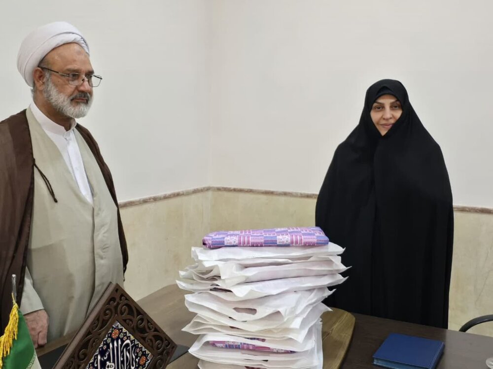 تقدیر از کارکنان مدرسه علمیه الزهرا (س) یزد+ تصاویر