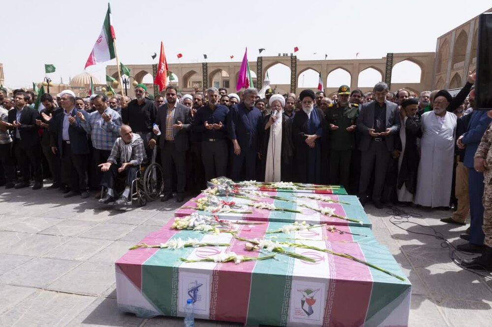 فیلم| تشییع پنج شهید یزدی حمله صهیونیستی در یزد و تهران