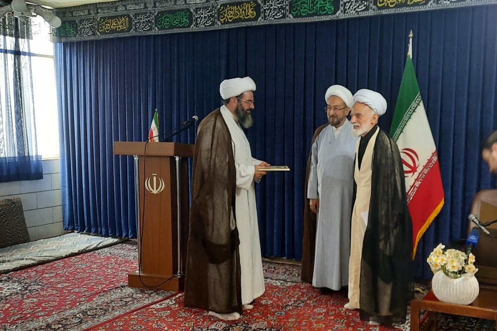 مراسم تکریم و معارفه مدیر جدید حوزه علمیه استان مرکزی برگزار شد