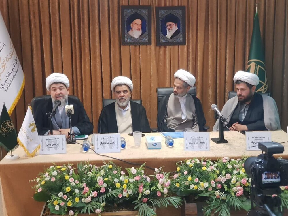 آموزه های صحیفه سجادیه در مقابل ظلم و ترویج عدالت خواهی براساس دعای چهاردهم تحلیل شد