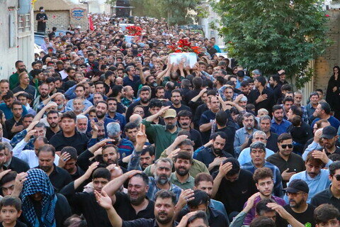 Imágenes / Ceremonia fúnebre de los dos mártires de la agresión del régimen sionista en Dorche, Isfahán