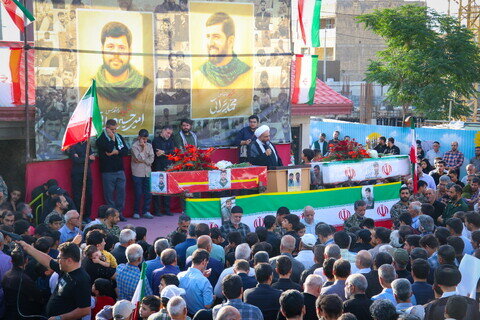 Imágenes / Ceremonia fúnebre de los dos mártires de la agresión del régimen sionista en Dorche, Isfahán