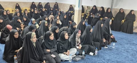 تصاویر /  دیدار اعضای اتحادیه انجمن‌های اسلامی دانش آموزان آبیک با امام جمعه شهرستان آبیک