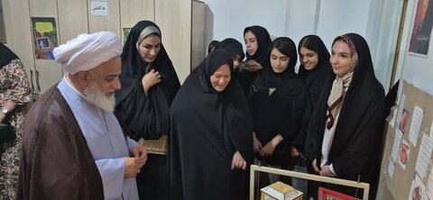 تصاویر /  دیدار اعضای اتحادیه انجمن‌های اسلامی دانش آموزان آبیک با امام جمعه شهرستان آبیک