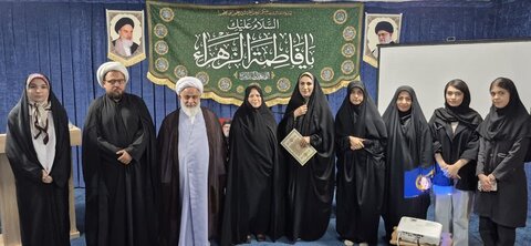 تصاویر /  دیدار اعضای اتحادیه انجمن‌های اسلامی دانش آموزان آبیک با امام جمعه شهرستان آبیک