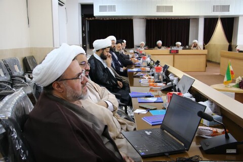 تصاویر| نشست ماهانه مدیران مدارس علمیه حوزه اصفهان