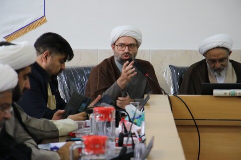 تصاویر| نشست ماهانه مدیران مدارس علمیه حوزه اصفهان