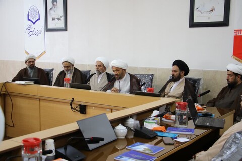 تصاویر| نشست ماهانه مدیران مدارس علمیه حوزه اصفهان