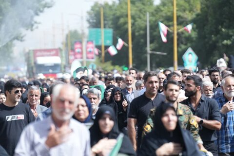 آیین تشییع و بدرقه ۱۰ شهید والامقام در خرم آباد