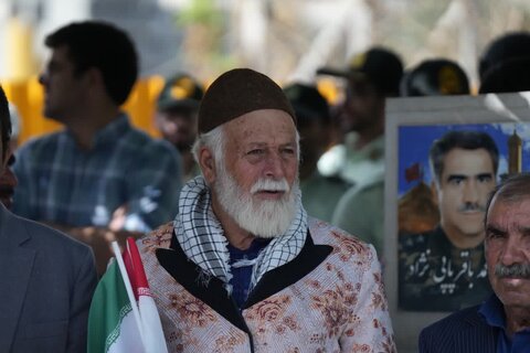 آیین تشییع و بدرقه ۱۰ شهید والامقام در خرم آباد