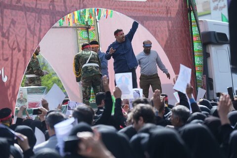 آیین تشییع و بدرقه ۱۰ شهید والامقام در خرم آباد