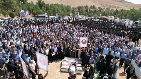 آیین تشییع و بدرقه ۱۰ شهید والامقام در خرم آباد