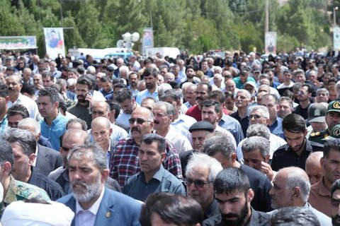 آیین تشییع و بدرقه ۱۰ شهید والامقام در خرم آباد