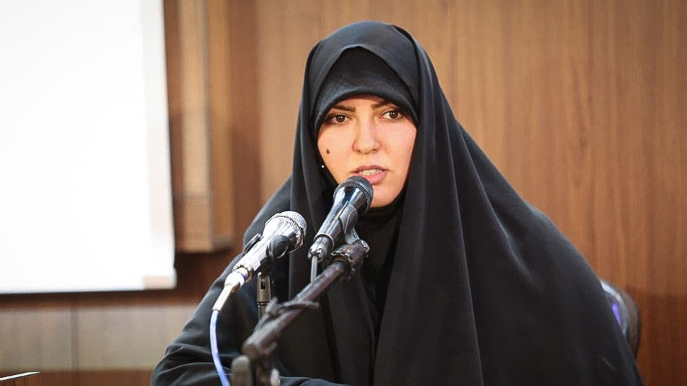 شعر آیینی رسالتی فراتر از بعد معنوی دارد