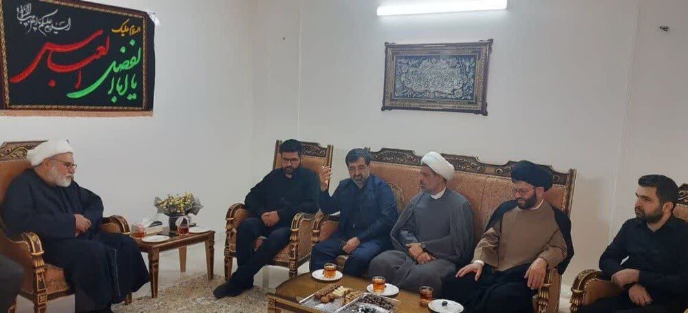 دیدار استاندار قم با خانواده های ۳ شهید حملات رژیم صهیونسیتی