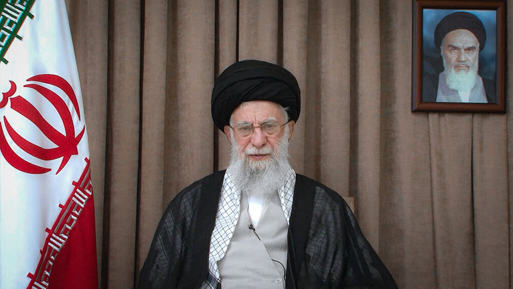 Statement "Iran must surrender" is too big for the US president's mouth; Zionist regime crushed under Iran’s blows