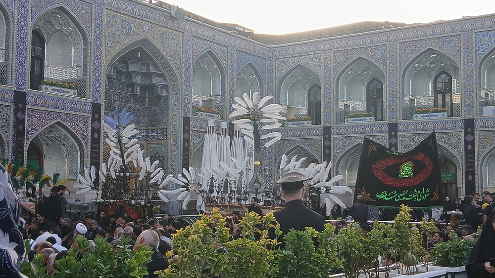 مراسم اذن عزای سیدالشهدا در حرم مطهر رضوی