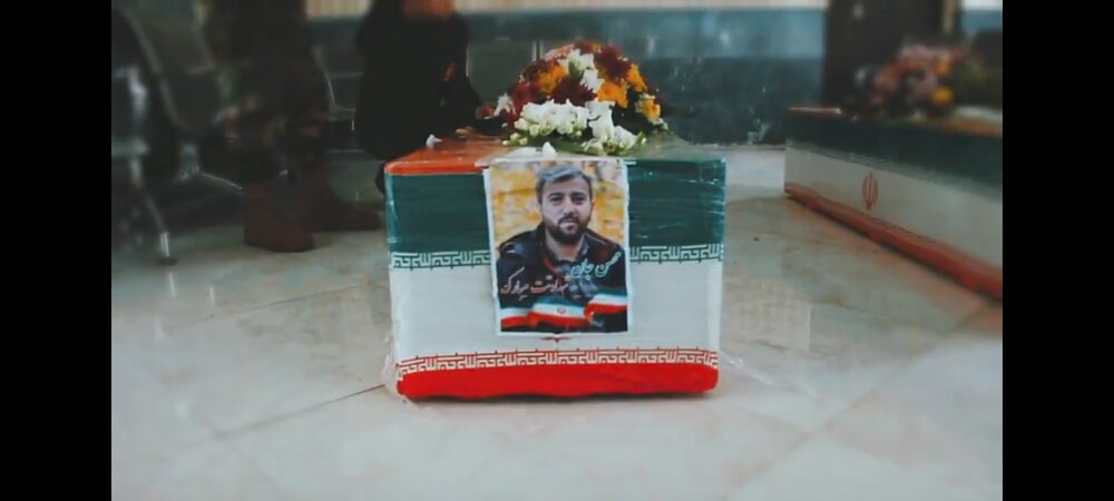 فیلم| تشکیل موج انقلابی در ساوجبلاغ؛ هزاران نفر در تشیع پرشور شهیدان کوه‌خیل و صالحی حضور یافتند