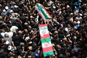 تصاویر/ مراسم تشییع پیکر مطهر شهدای حملات اخیر رژیم تروریستی صهیونی در قم