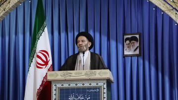 ملت ما با آموزه‌های حسینی و مهدوی و علوی پیوند خورده است