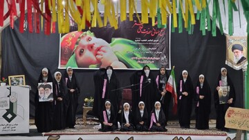 تصاویر/ همایش بزرگ شیرخوارگان حسینی در حرم مطهر شهدای‌گمنام حسین‌آباد کویر آران و بیدگل