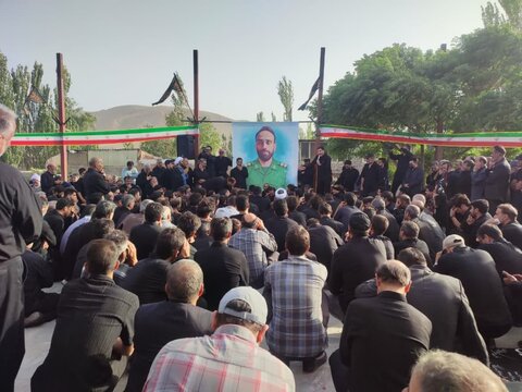 تصاویر/ستقبال و وداع با پیکر پاسدار شهید امیر معصومی در روستای آزرانا