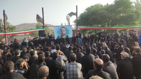 تصاویر/ستقبال و وداع با پیکر پاسدار شهید امیر معصومی در روستای آزرانا