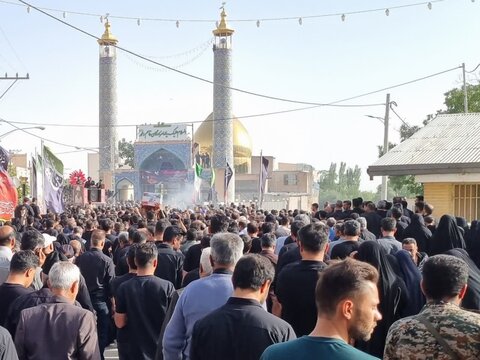 تشییع پیکر شهیدمبارزه با اسرائیل در شهر جوشقان قالی