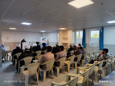 برگزاری کارگاه های آموزشی و مهارتی ویژه طلاب تویسرکان